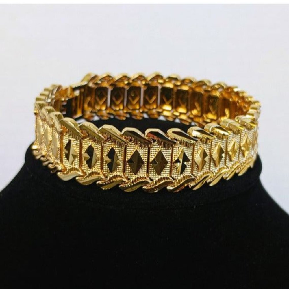 14K Gold Womens Large Gold Bracelet Ethched Diamond Big 14 K Ladies Jewelry NEW